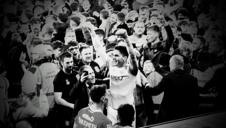 A pitch invasion, a funny ref, unlucky Luton, sensational Sorba, nice Nicholls, going to Wembley – Notes on Huddersfield Town’s playoff semi-final triumph