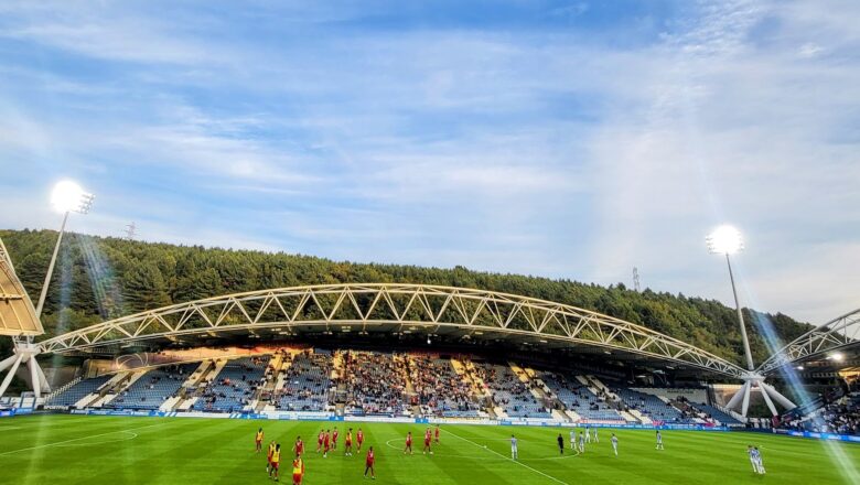 A daft red, late rally, exciting prospects, good spells & a failed early kickoff experiment – Notes on Huddersfield Town’s league cup exit to Boro
